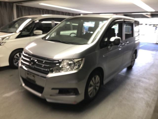 HONDA STEP WAGON 2011