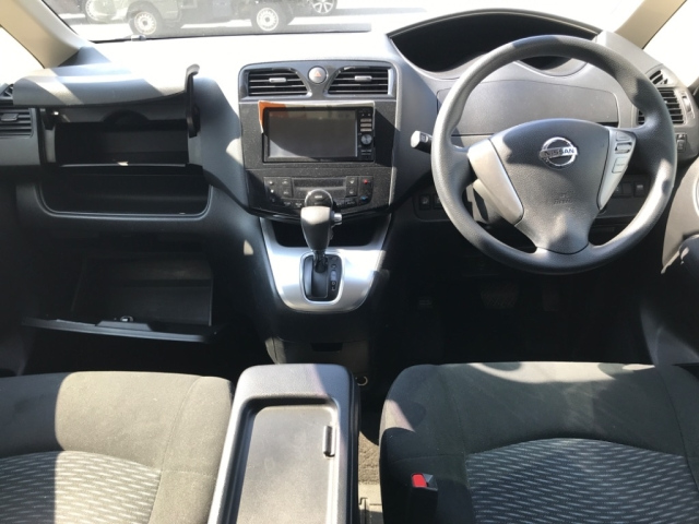 NISSAN SERENA 2012