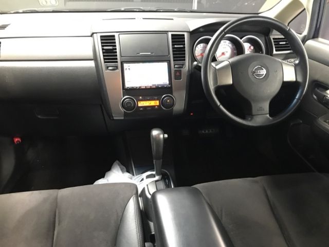 NISSAN TIIDA 2009