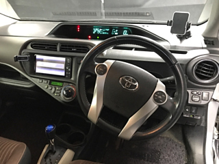 TOYOTA AQUA 2012