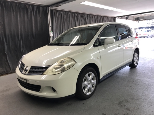 NISSAN TIIDA 2010
