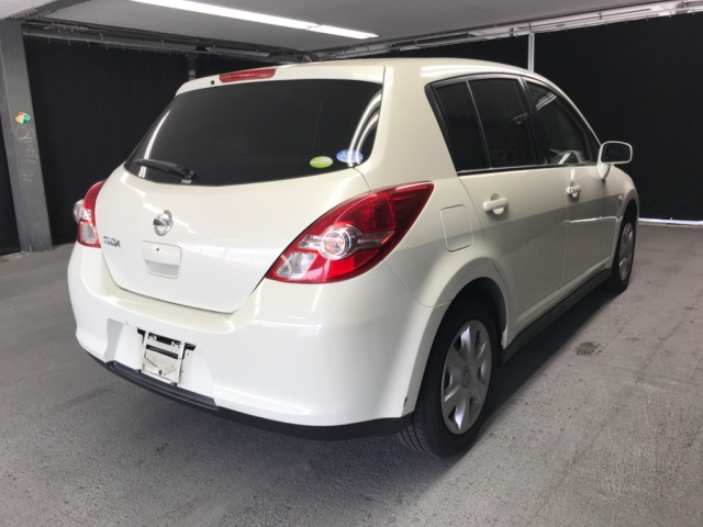NISSAN TIIDA 2010