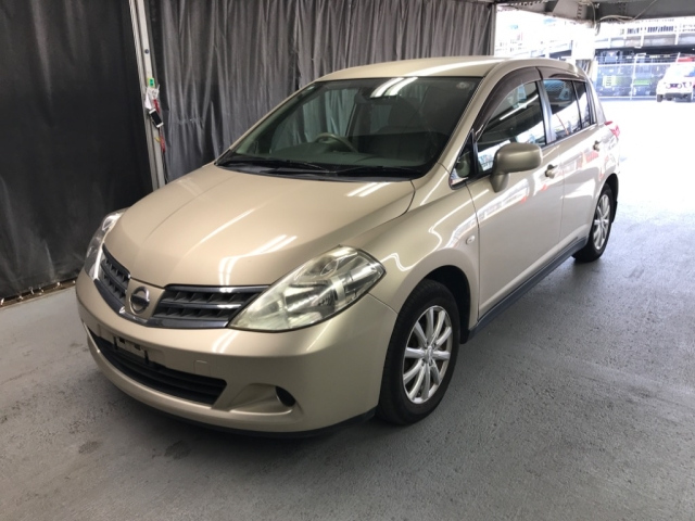 NISSAN TIIDA 2010