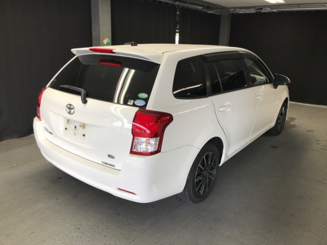 TOYOTA COROLLA FIELDER 2013