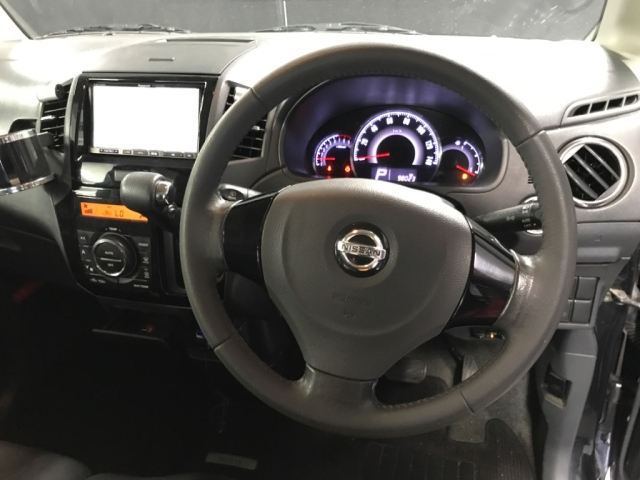 NISSAN ROOX 2013