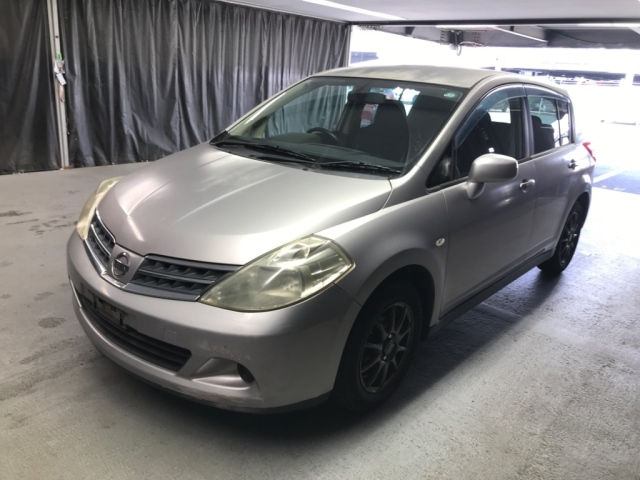 NISSAN TIIDA 2010