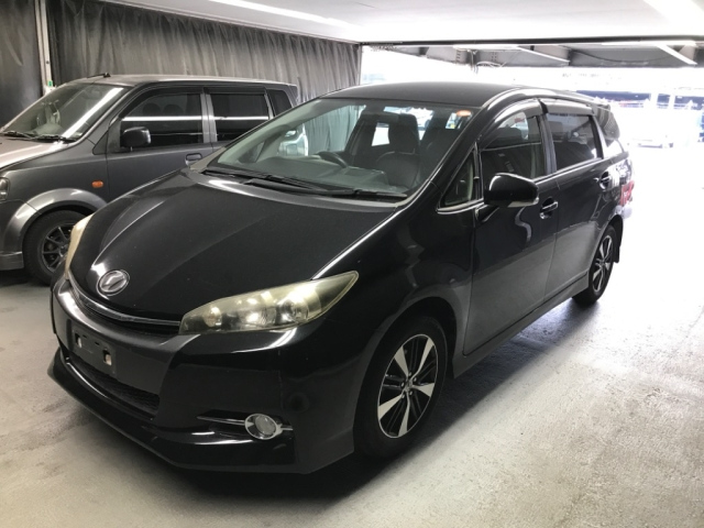 TOYOTA WISH 2013