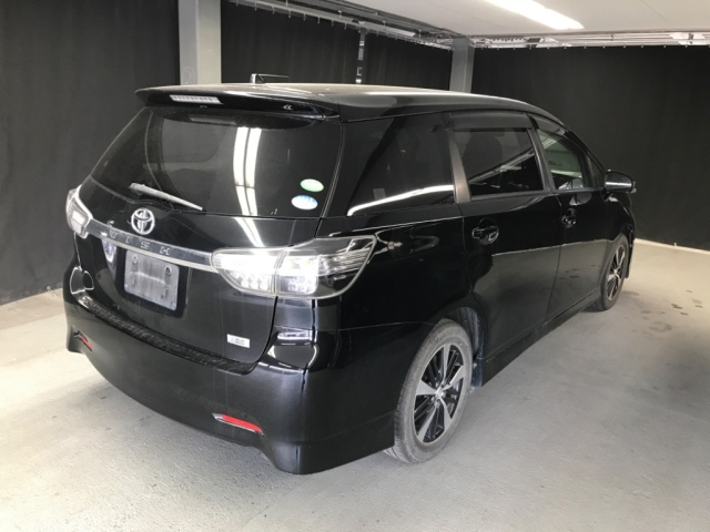 TOYOTA WISH 2013