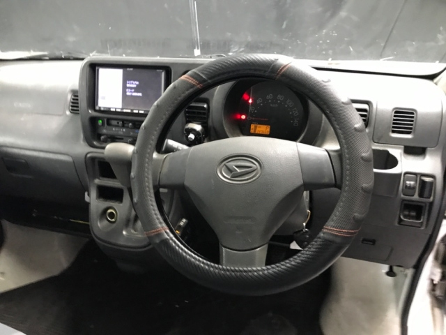 DAIHATSU HIJET VAN 2011