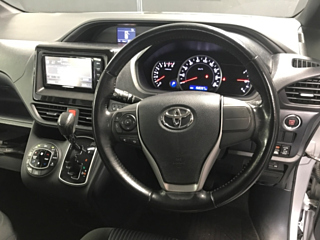 TOYOTA NOAH 2016