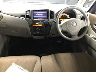 NISSAN ROOX 2013