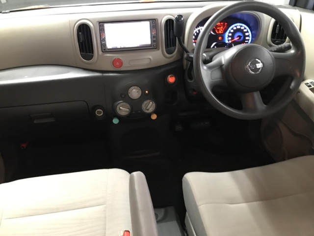 NISSAN CUBE 2010