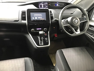 NISSAN SERENA 2017