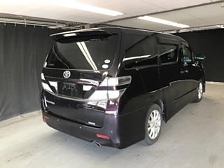 TOYOTA VELLFIRE 2010