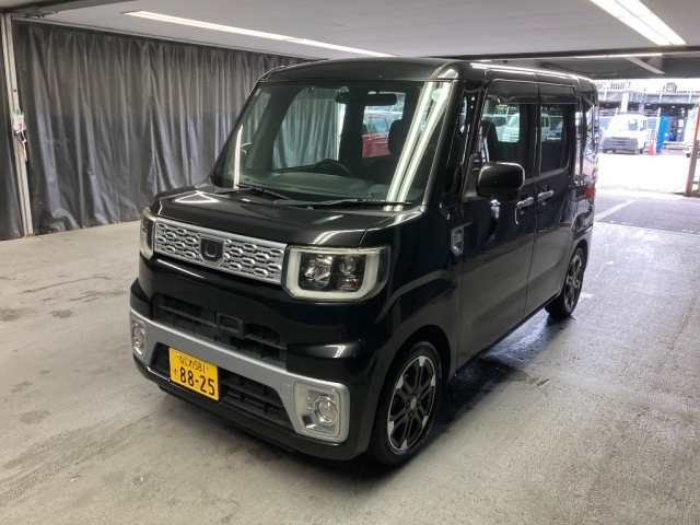 DAIHATSU WAKE 2015