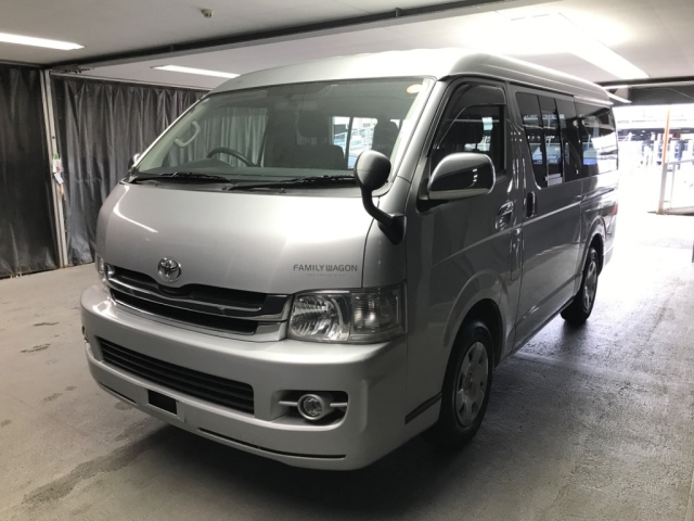 TOYOTA HIACE 2009