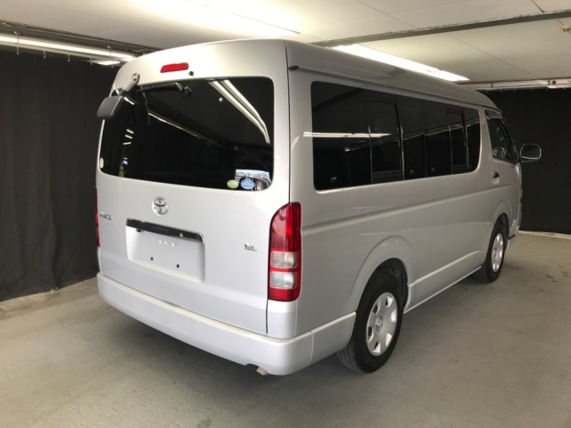 TOYOTA HIACE 2009