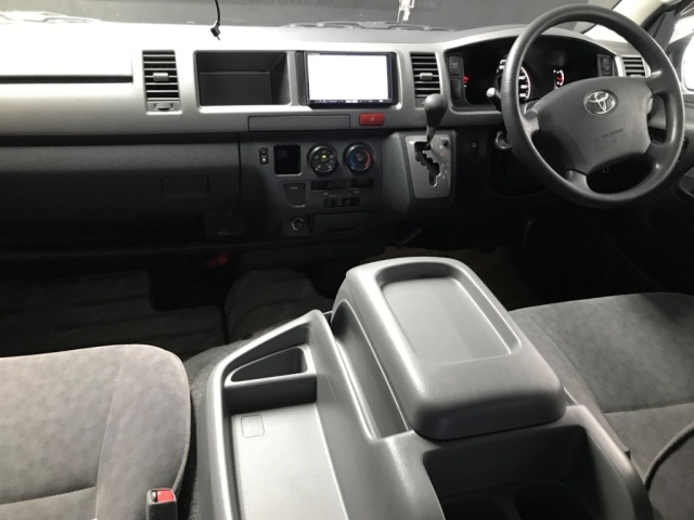 TOYOTA HIACE 2009