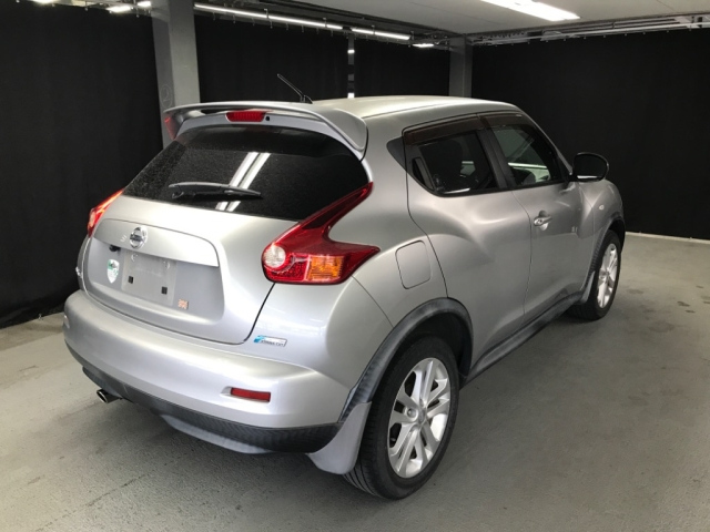 NISSAN JUKE 2011
