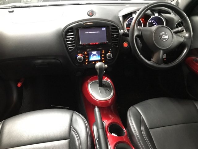NISSAN JUKE 2011