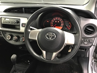 TOYOTA VITZ 2015