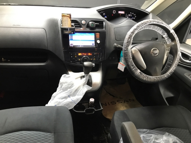 NISSAN SERENA 2013