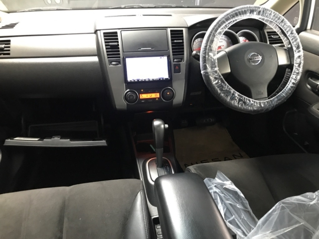 NISSAN TIIDA 2008