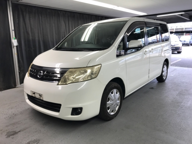 NISSAN SERENA 2010