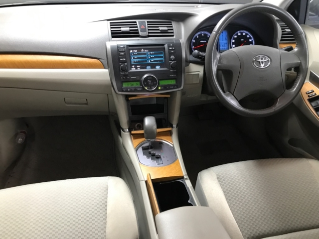 TOYOTA PREMIO 2009