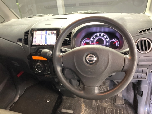 NISSAN ROOX 2010