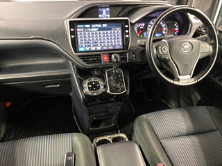 TOYOTA VOXY 2016