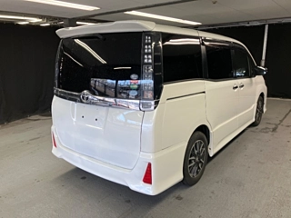 TOYOTA VOXY 2016