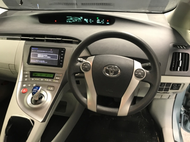 TOYOTA PRIUS 2015