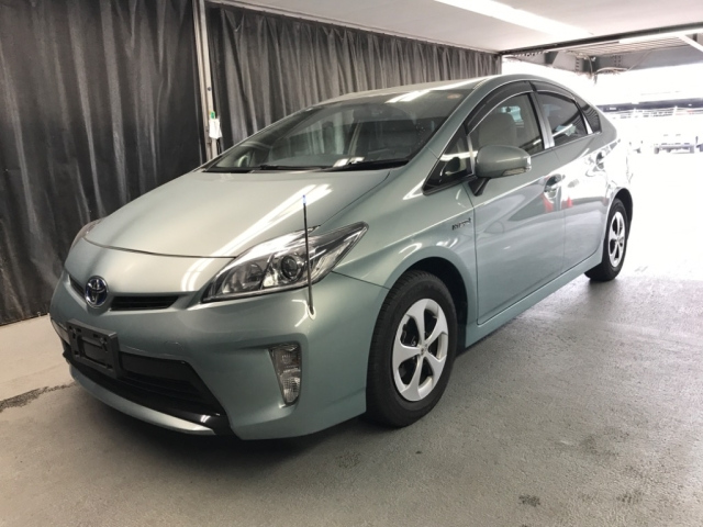 TOYOTA PRIUS 2015