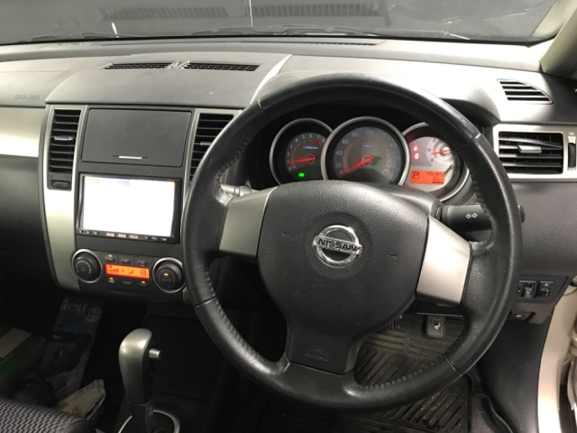 NISSAN TIIDA 2012