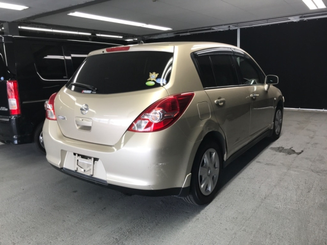NISSAN TIIDA 2012