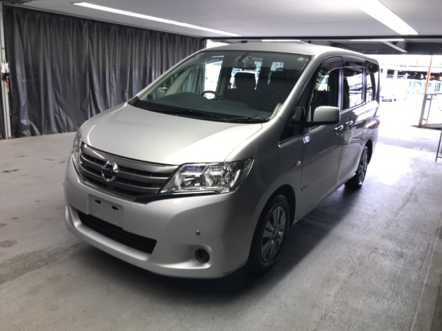 NISSAN SERENA 2013