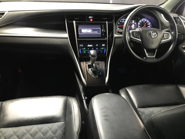TOYOTA HARRIER 2017