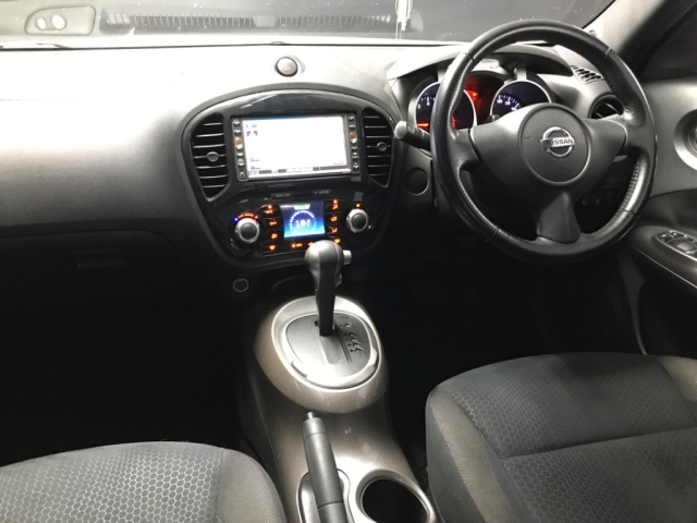 NISSAN JUKE 2010
