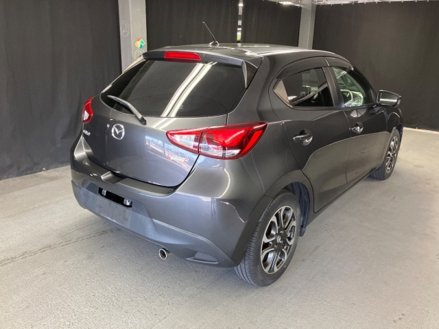 MAZDA DEMIO 2015