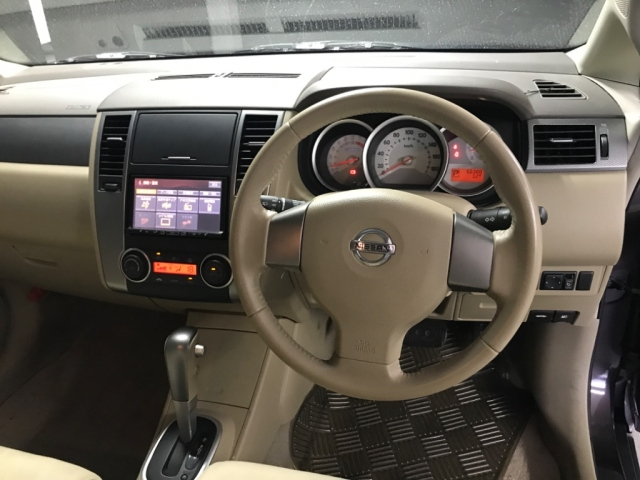 NISSAN TIIDA 2009