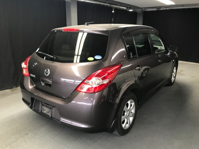 NISSAN TIIDA 2009