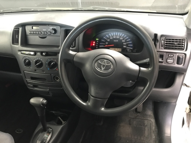 TOYOTA SUCCEED 2010