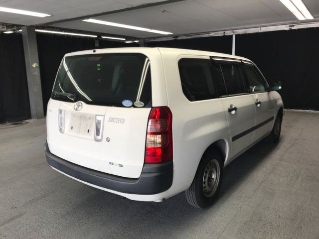 TOYOTA SUCCEED 2010