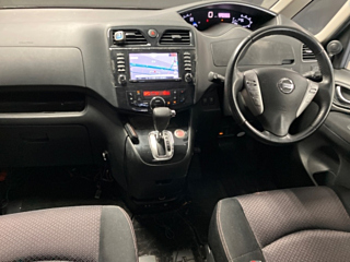 NISSAN SERENA 2010