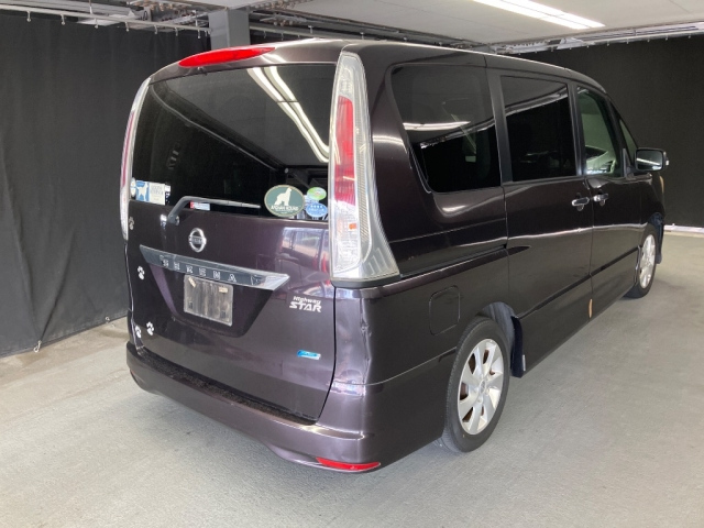 NISSAN SERENA 2010