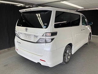 TOYOTA VELLFIRE 2010