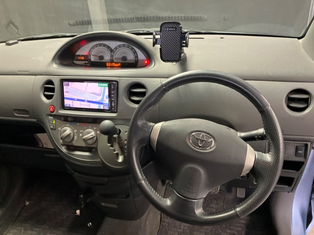 TOYOTA SIENTA 2012