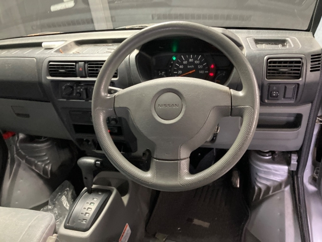 NISSAN CLIPPER VAN 2009