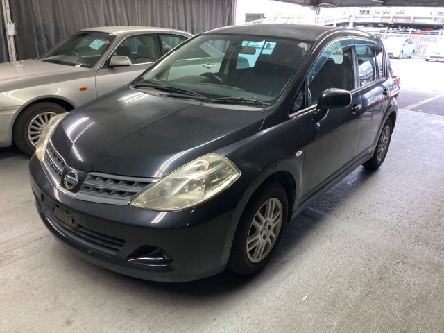 NISSAN TIIDA 2010